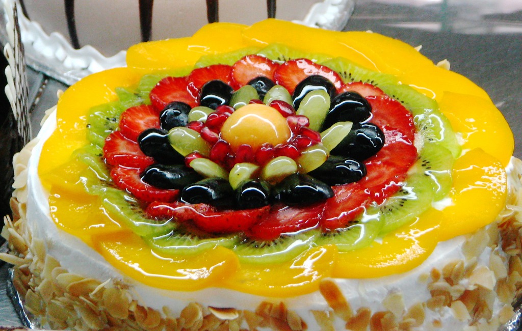 Fresh Fruit Cake jigsaw puzzle in Fruits & Veggies puzzles on TheJigsawPuzzles.com